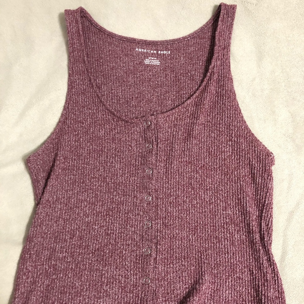 american eagle maroon tank top
